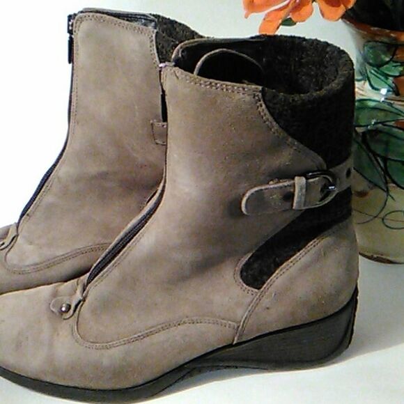 Aquatalia Suede Short Wedge Booties - Picture 4 of 14